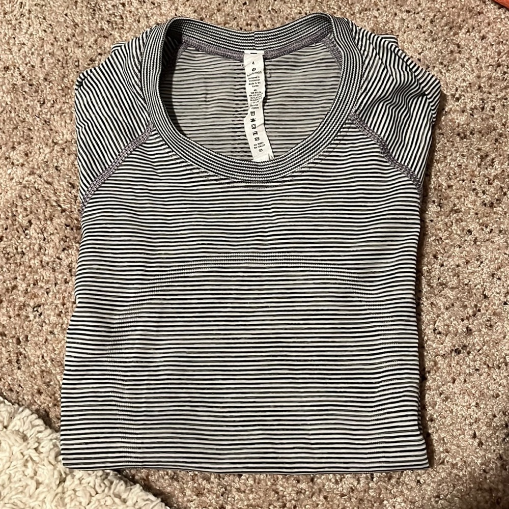 Lululemon swiftly short sleeve